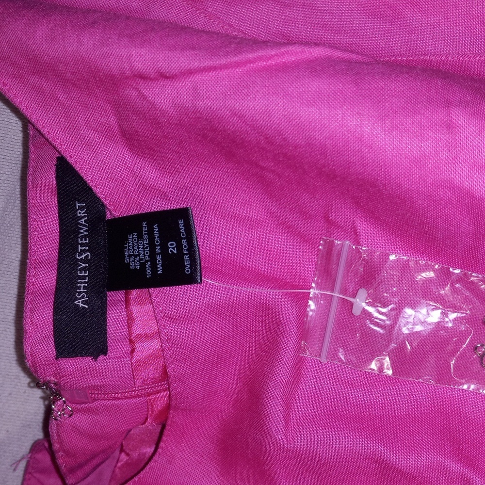 Size 20 pink dress with metal accents - Picture 3 of 7